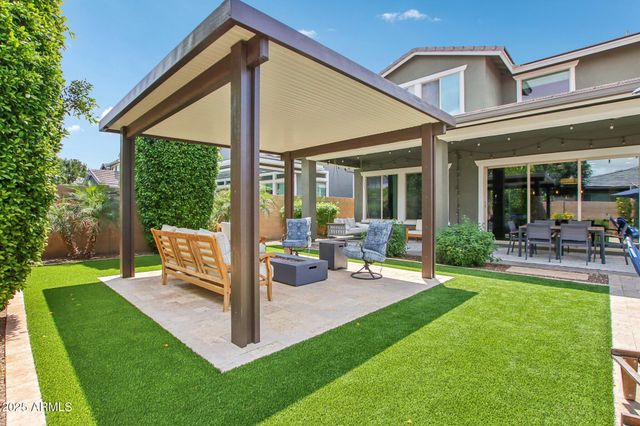 2942 E Appaloosa Road, Gilbert, AZ 85296