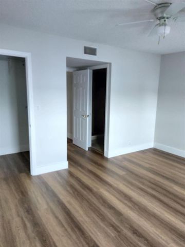 1100 Crystal Lake Drive 115, Deerfield Beach, FL 33064