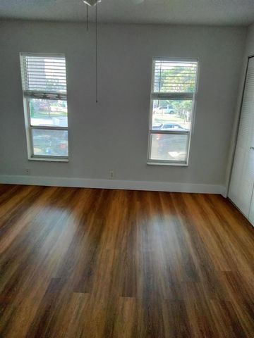 1100 Crystal Lake Drive 115, Deerfield Beach, FL 33064