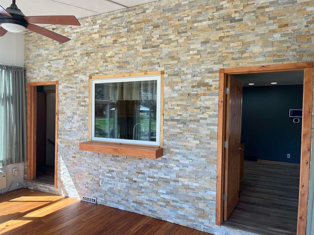 3535 Ansborough Avenue, Waterloo, IA 50701