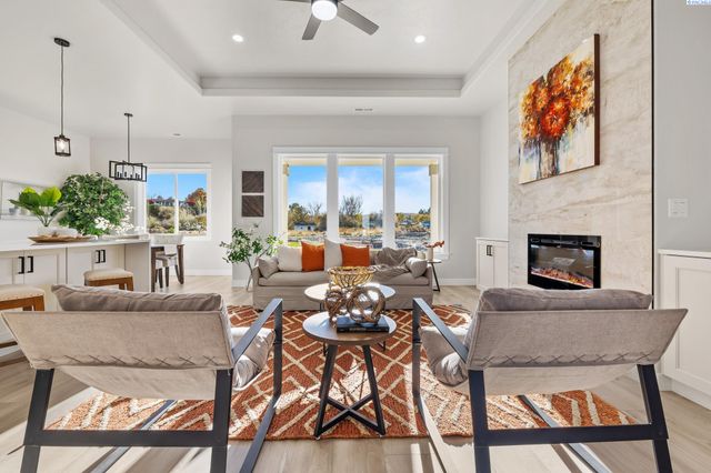 4090 Kingwood St, Kennewick, WA 99337