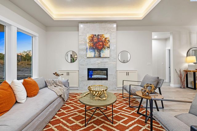 4090 Kingwood St, Kennewick, WA 99337