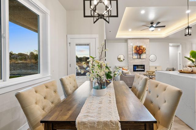 4090 Kingwood St, Kennewick, WA 99337