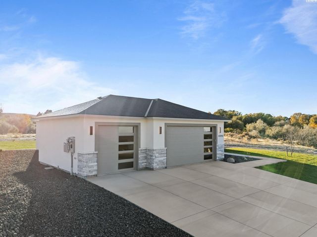 4090 Kingwood St, Kennewick, WA 99337