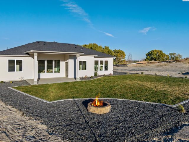 4090 Kingwood St, Kennewick, WA 99337