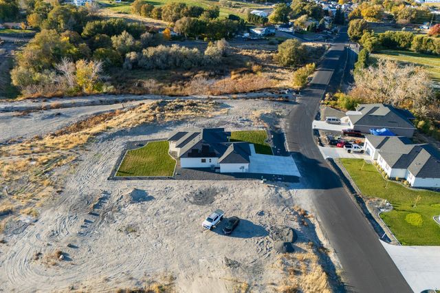 4090 Kingwood St, Kennewick, WA 99337