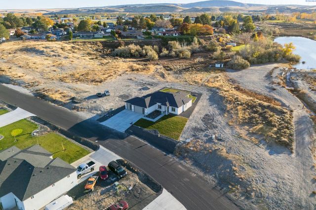 4090 Kingwood St, Kennewick, WA 99337