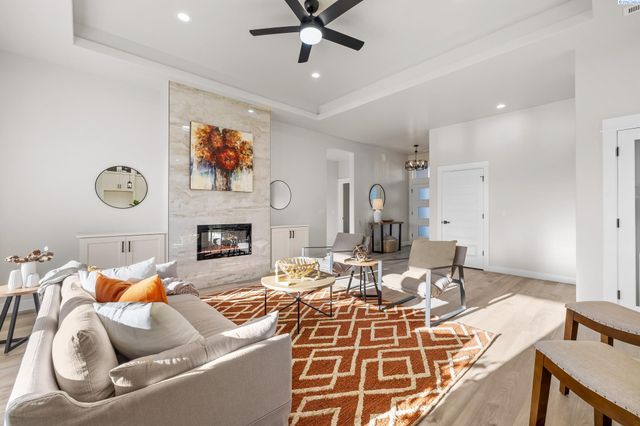 4090 Kingwood St, Kennewick, WA 99337