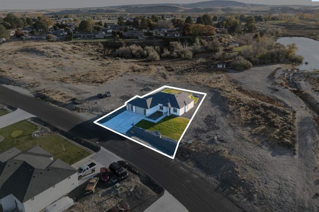 4090 Kingwood St, Kennewick, WA 99337