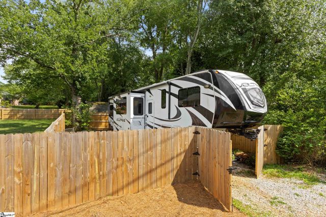 113 Abingdon Way, Greenville, SC 29615