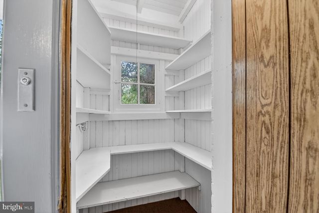 2322 37TH ST NW, Washington, DC 20007