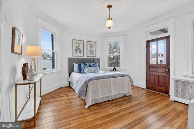 2322 37TH ST NW, Washington, DC 20007