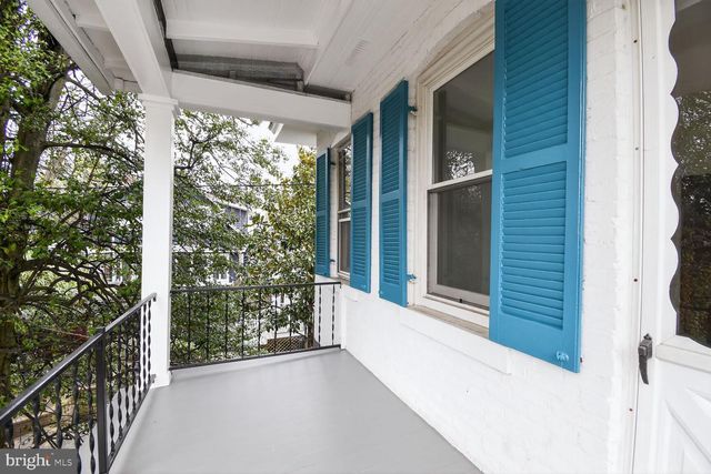 2322 37TH ST NW, Washington, DC 20007