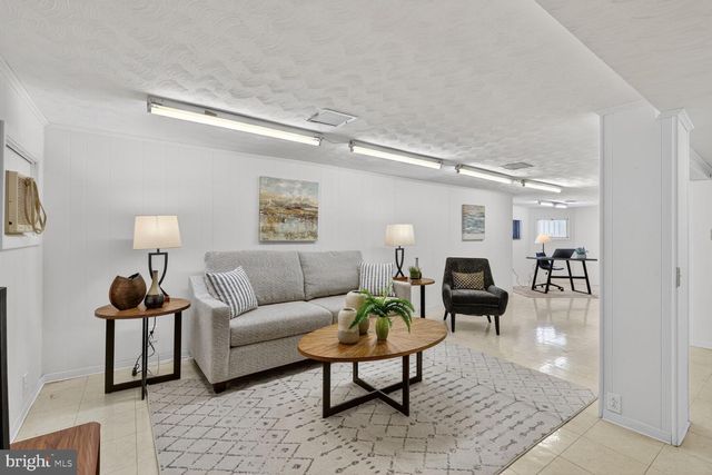 2322 37TH ST NW, Washington, DC 20007