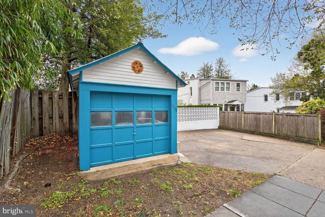 2322 37TH ST NW, Washington, DC 20007