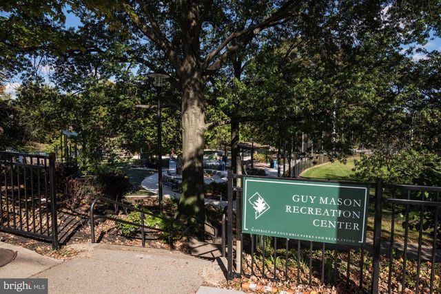 2322 37TH ST NW, Washington, DC 20007