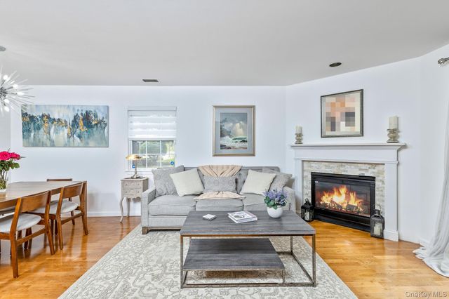 1 Plantation Drive, Hauppauge, NY 11788