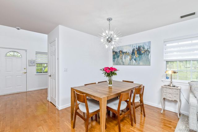 1 Plantation Drive, Hauppauge, NY 11788