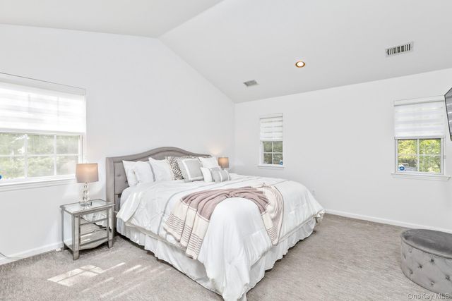 1 Plantation Drive, Hauppauge, NY 11788