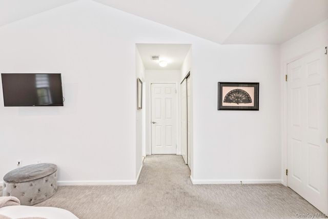 1 Plantation Drive, Hauppauge, NY 11788