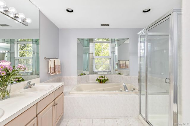 1 Plantation Drive, Hauppauge, NY 11788