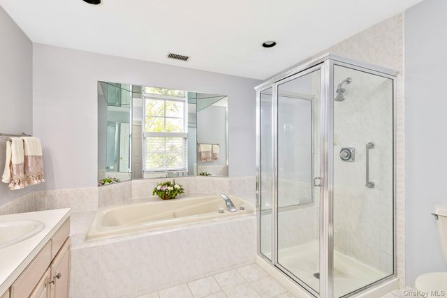 1 Plantation Drive, Hauppauge, NY 11788