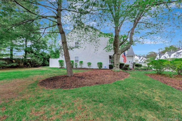 1 Plantation Drive, Hauppauge, NY 11788