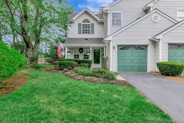 1 Plantation Drive, Hauppauge, NY 11788