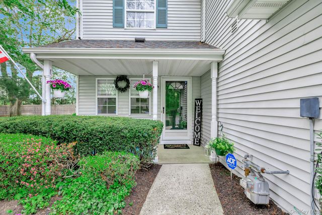 1 Plantation Drive, Hauppauge, NY 11788