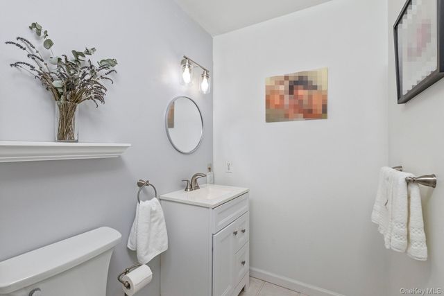 1 Plantation Drive, Hauppauge, NY 11788