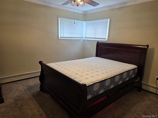 68 Summer Lane, Hicksville, NY 11801