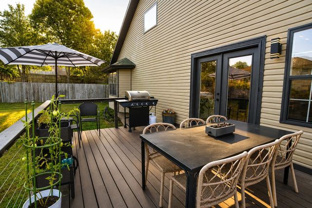 215 W Pine Hill Court, Nixa, MO 65714