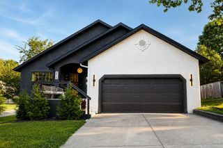215 W Pine Hill Court, Nixa, MO 65714