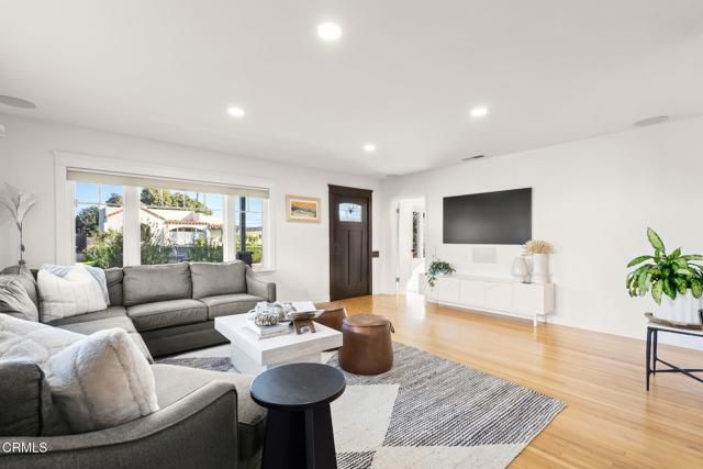 215 Coronado Street, Ventura, CA 93001