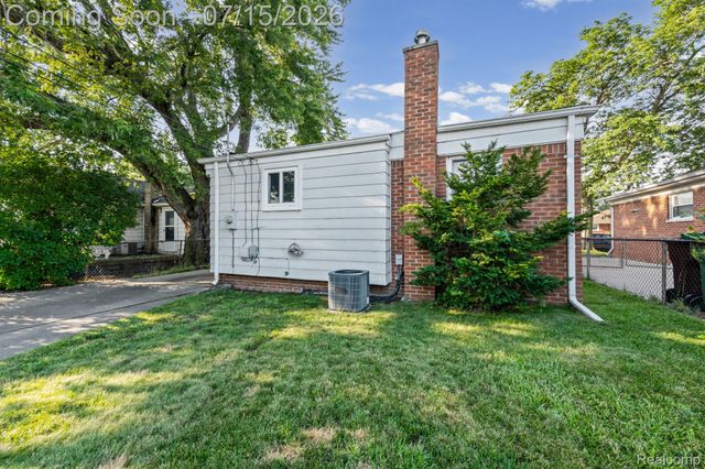 13024 Orange Street, Southgate, MI 48195