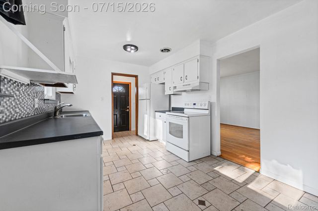13024 Orange Street, Southgate, MI 48195