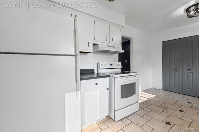 13024 Orange Street, Southgate, MI 48195