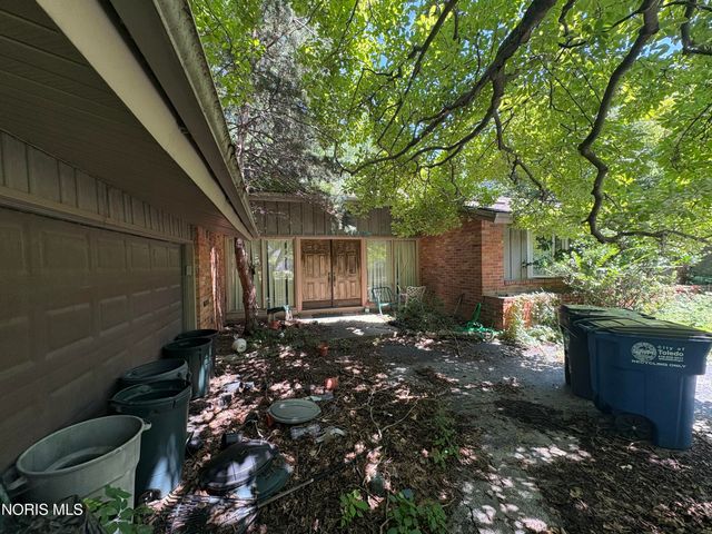 1157 Nanette Drive, Toledo, OH 43614
