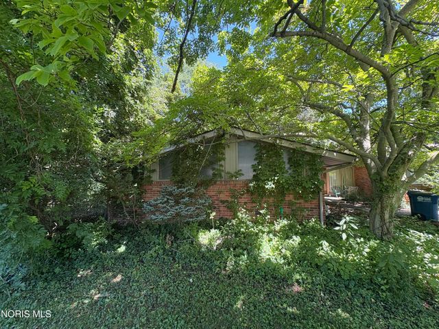 1157 Nanette Drive, Toledo, OH 43614