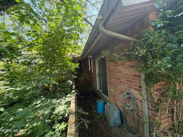 1157 Nanette Drive, Toledo, OH 43614