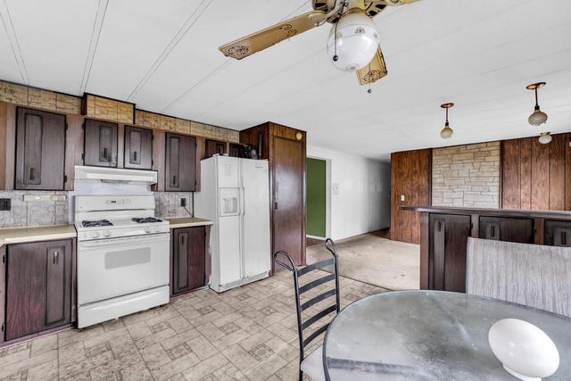 1488 Greenfield AVENUE, Burlington, WI 53105