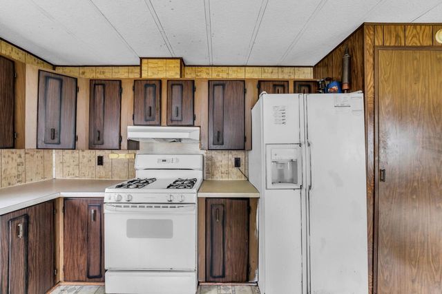 1488 Greenfield AVENUE, Burlington, WI 53105