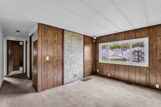 1488 Greenfield AVENUE, Burlington, WI 53105