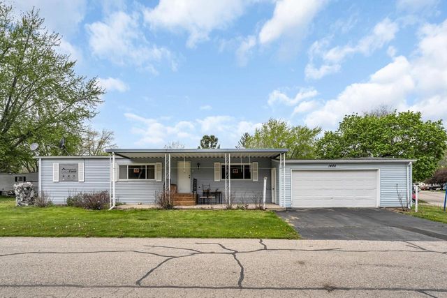 1488 Greenfield AVENUE, Burlington, WI 53105