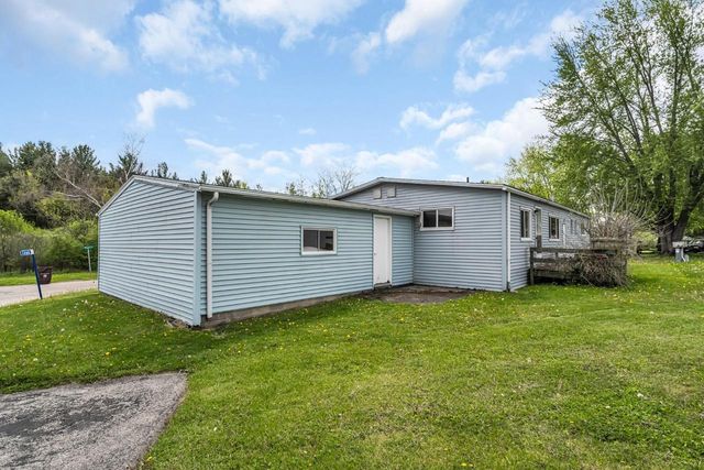 1488 Greenfield AVENUE, Burlington, WI 53105
