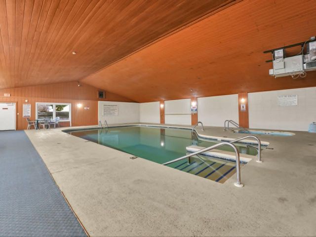 1488 Greenfield AVENUE, Burlington, WI 53105