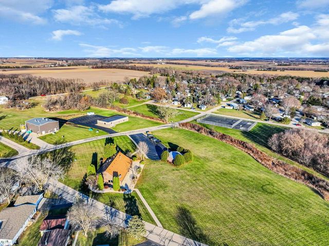 1488 Greenfield AVENUE, Burlington, WI 53105