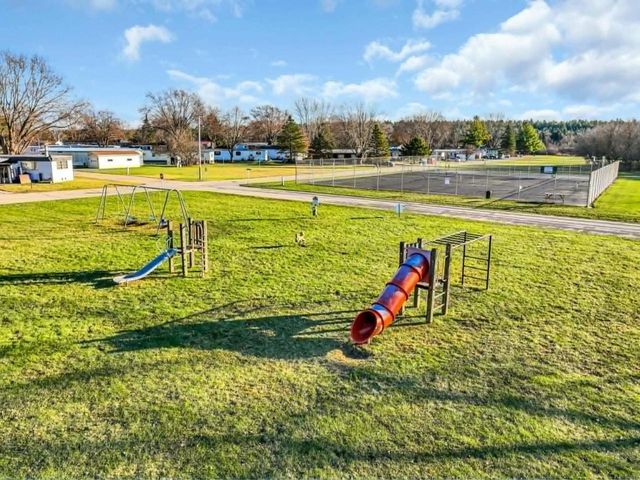 1488 Greenfield AVENUE, Burlington, WI 53105