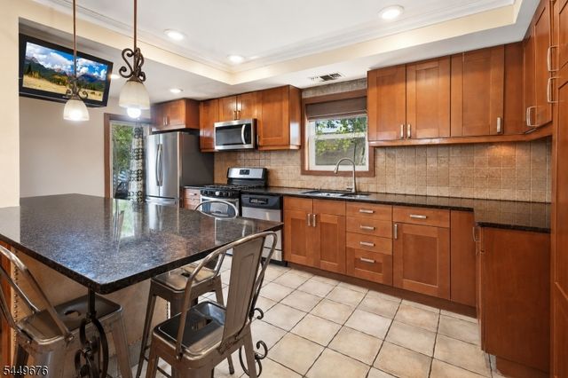 821 Wyoming Ave, Elizabeth City, NJ 07208