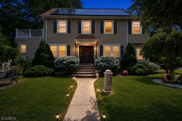 821 Wyoming Ave, Elizabeth City, NJ 07208